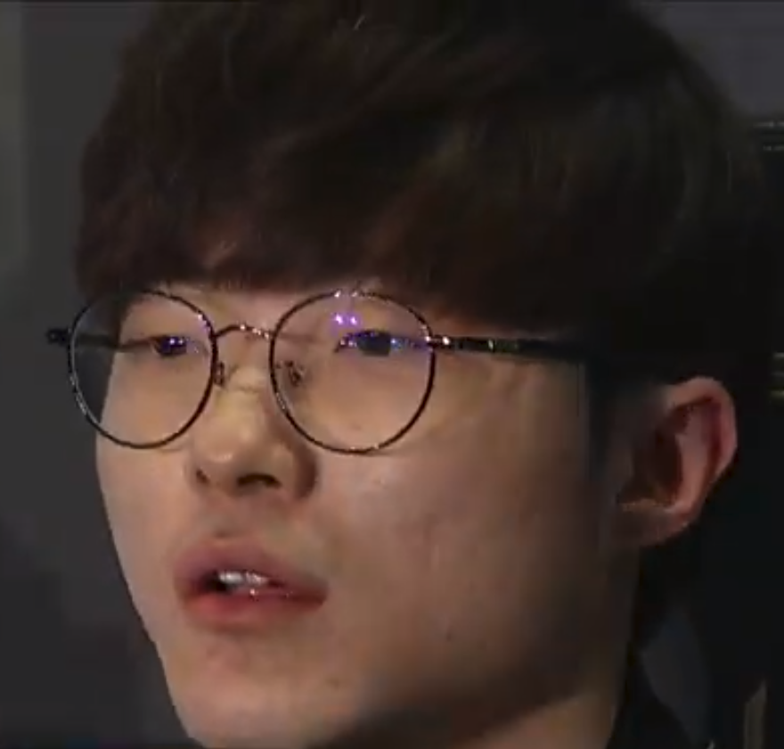 SuperSadSteve's tweet photo. @eSports4Players @G2esports faker: tranquilos chicos, revivo y los mato a todos
mata: que ya termino la partida cabrón!
faker: https://t.co/4zTpv6s0T8