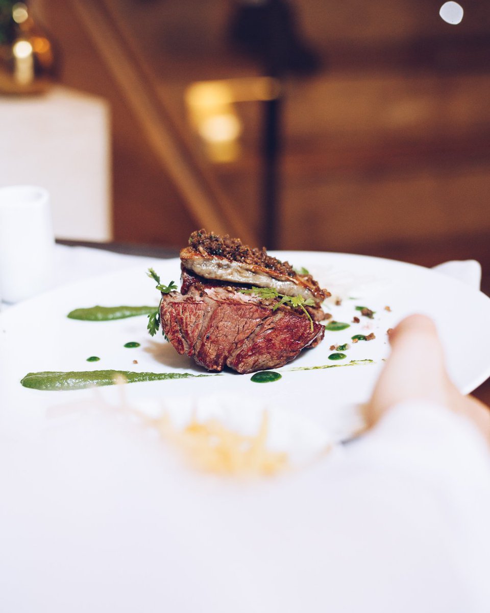 Producto y sabor:
Nuestro Solomillo de ternera nacional con foie asado y verduras