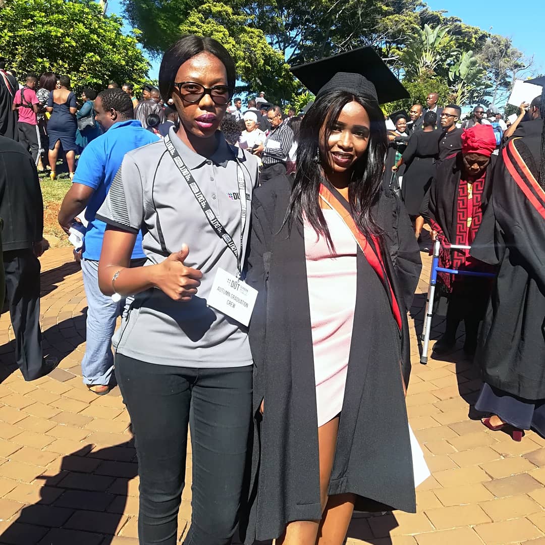 Iam_PHUMEZA's tweet image. Mama they made it @DUT_Tweets faculty of Arts and Design Gradautes #DUTGrad19 #Graduation2019