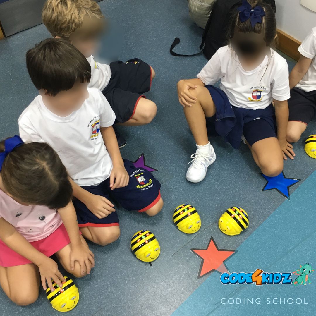 Bricks4KidzBarr's tweet image. Nossos alunos da Escola Britânica ontem tiveram aula de Sequenciamento e Algoritmos usando os Bee 🐝 Bots, é fantástico ver as crianças aprendendo com tecnologia educacional! 👏🏻👏🏻🐝👏🏻👏🏻
.
#beebots @BeebotCo #coding #code4kidz