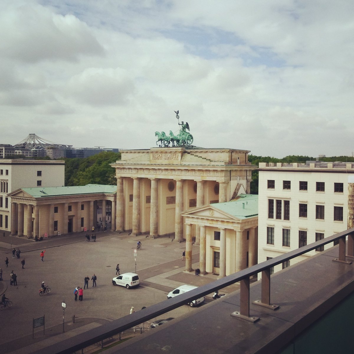 oderdojo's tweet image. Was für ein Blick! Danke für die Einladung @stifterverband und für den spannenden zweiten Tag des Kick-Off von #digitalengagiert mit @neuland21 @jungetueftler @correctiv_org @nowornow_org @AmazonNewsDE und vielen mehr! #oderdojo