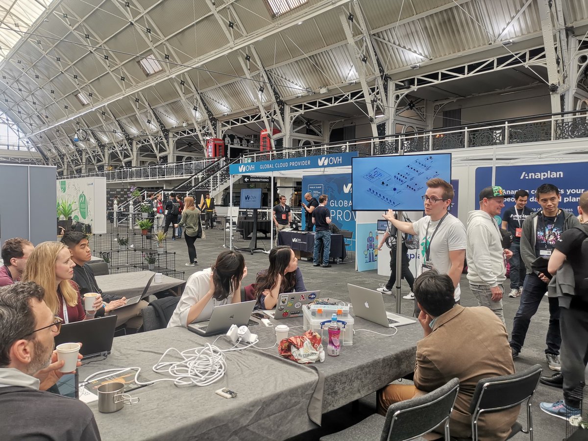 uxian's tweet photo. Coding cafe on hacking the @CapgeminiUK IoT greenhouse at @DevoxxUK #RootedInEngineering https://t.co/zt7x0ojh7n