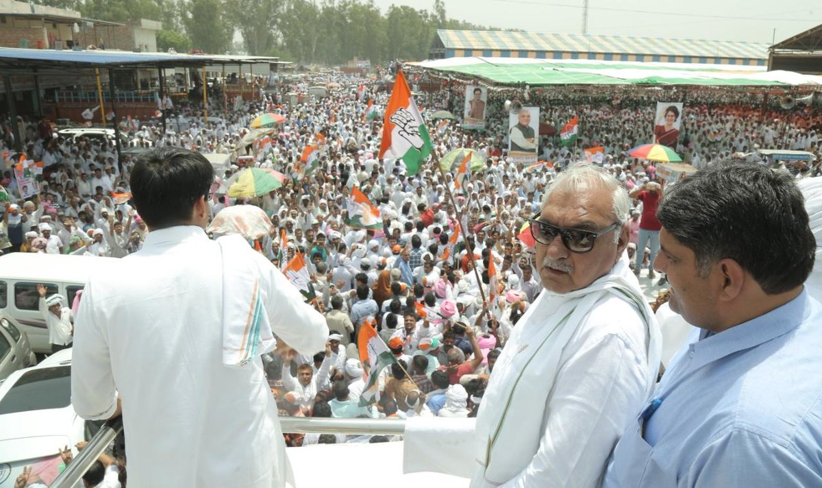 BhupinderShooda's tweet photo. भीषण गर्मी और तपती धूप के बावजूद आज गोहाना में आयोजित ऐतिहासिक सामाजिक भाईचारा रैली में 36 बिरादरी के भाईचारे ने इतना प्यार दिया कि मैं आजीवन अहसानमंद रहूँगा। नतमस्तक होता हूँ आपके बीच! https://t.co/a8v2gEva9X