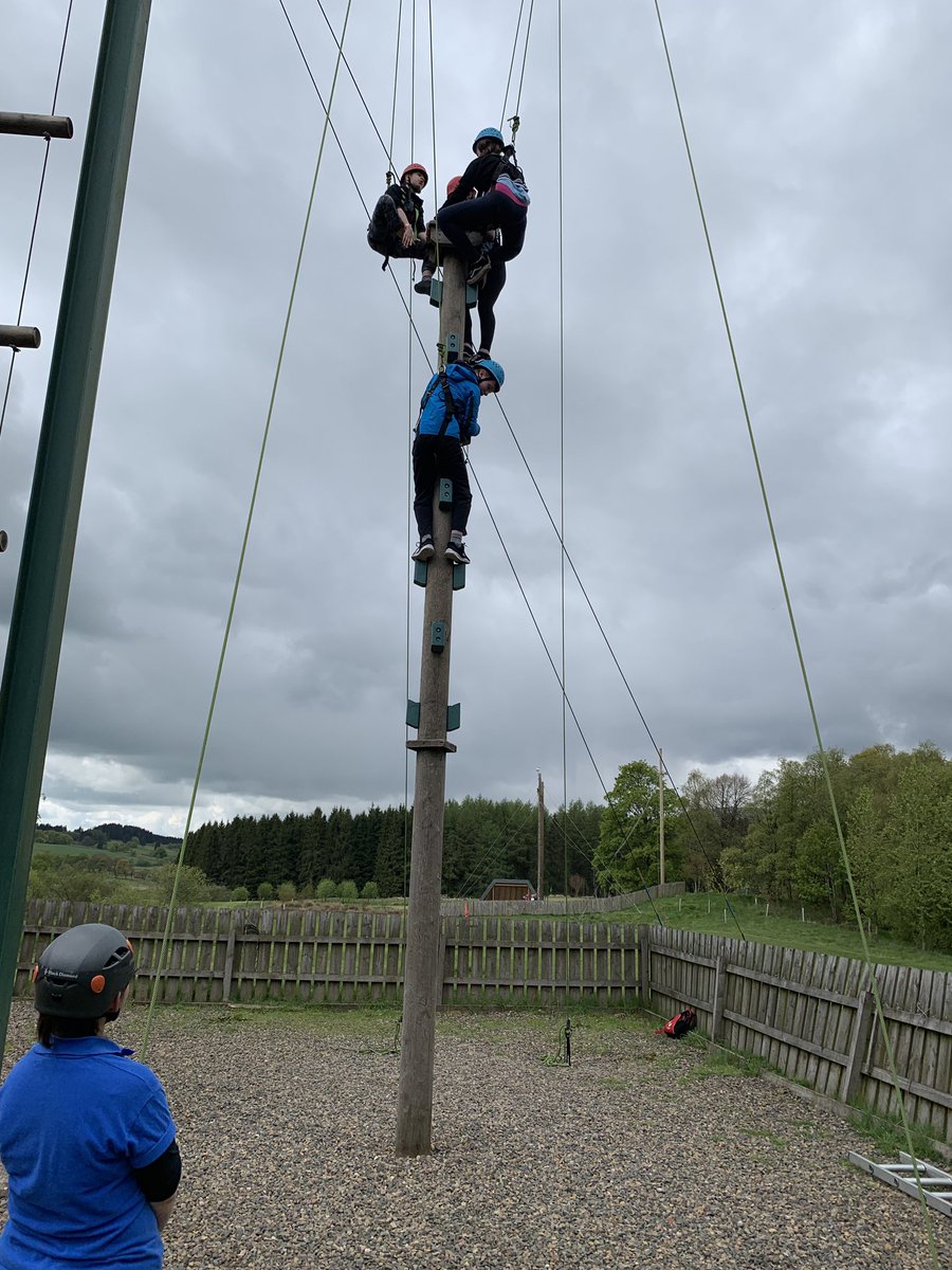 MissFarrell_Mus's tweet photo. This morning I had another walk around to see what activities the orange group were up to! I was very impressed with the bravery on show at the pizza box! 💪🍕 https://t.co/0KHFyxv76R