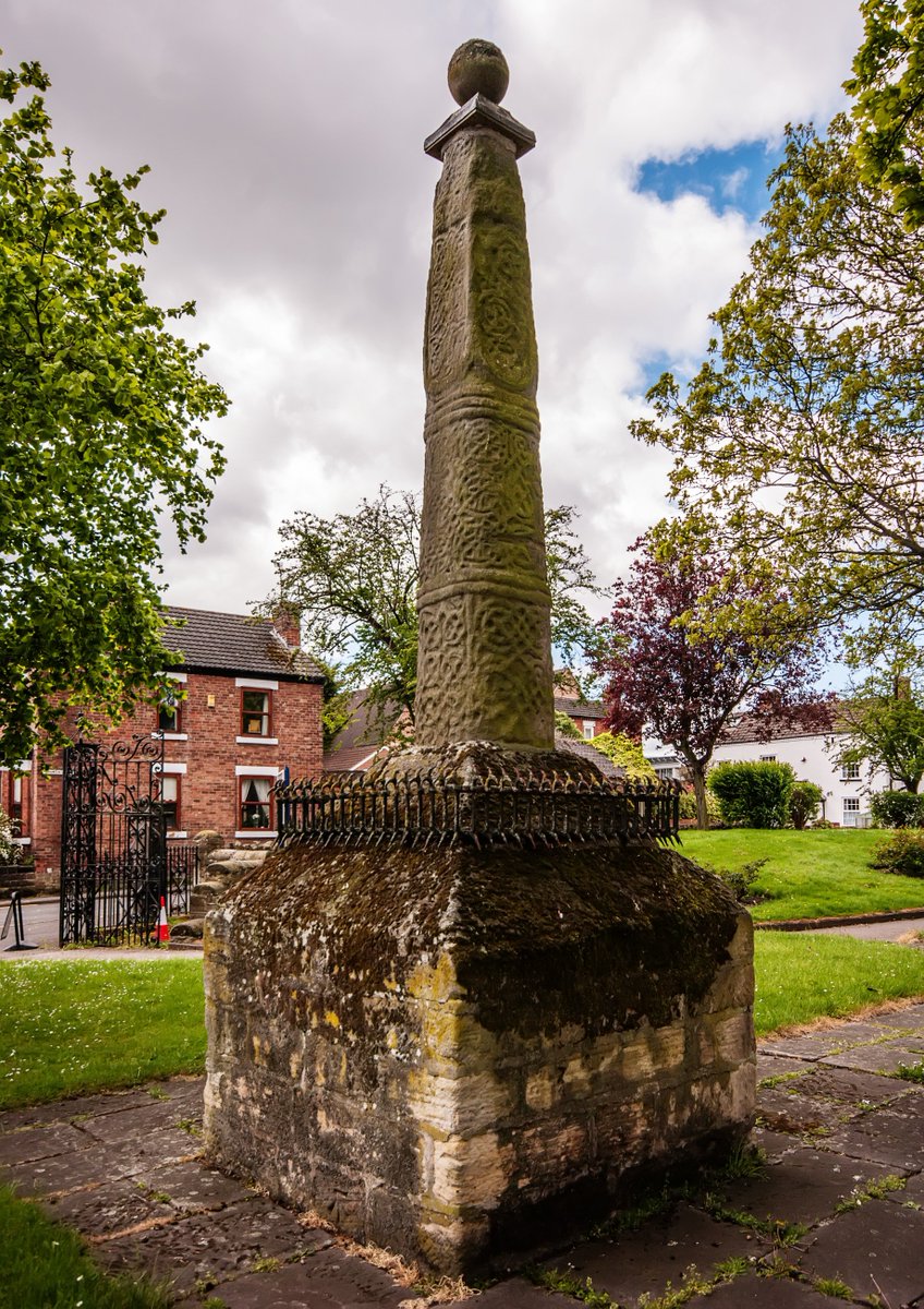 NHCTrust's tweet photo. One panel  of the cross has a winged figure carved into it, which  is said to be  either an archangel or Luke the Evangelist. The original  cross head was lost in the 18th century #nottinghamshire #stapleford #sthelenschurch #historicchurch #church https://t.co/vuoqGeFC9n
