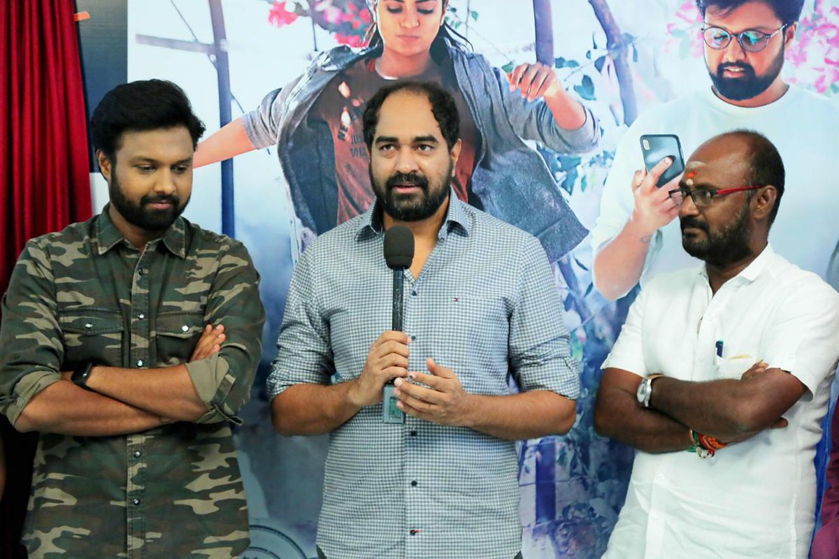 rameshlaus's tweet photo. . @DirKrish unveiled the first look of the Movie #MisMatch Starring @US_UdayShankar @aishu_dil #MisMatchFirstLook  Director🎬: @Dir_nirmalkumar Producers : G Sriram Raju - K Bharat Ram Story🖋: #BhupathyRaja Music🎼: @GiftonElias Dop🎥: @Ganeshchandhrra https://t.co/CWyrQmt35e