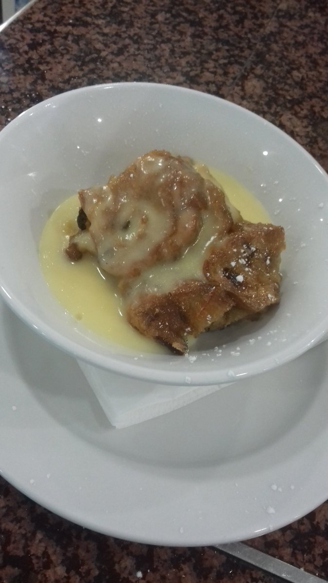 umic089's tweet photo. Fish fry day! !! And try our hot dessert bread and butter pudding for only £2.50 #Freshfood @OfficialUoM @wellcometrust @Servest_UK @NowgenCentre @UMIC_ltd @ https://t.co/Cl5sgZoVZN