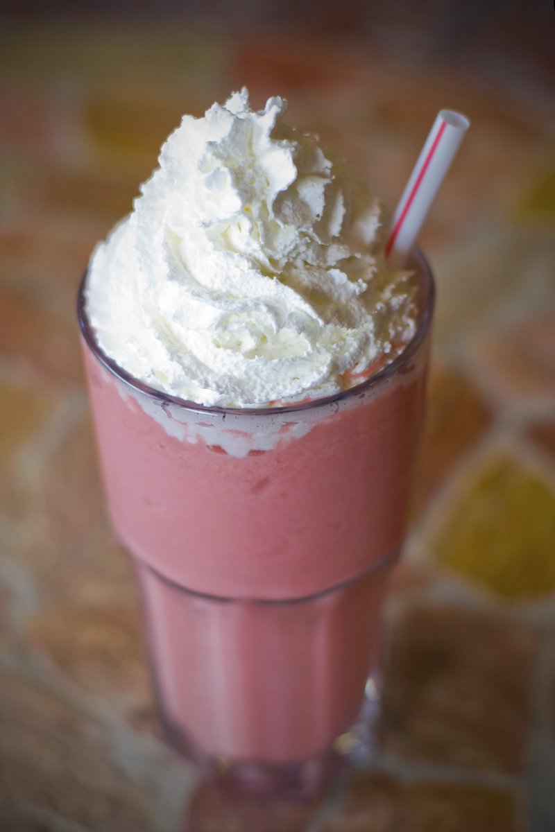 JavaPrimoHS's tweet image. The perfect coffee date treat for the non-coffee drinker. Try any of our fruit smoothies with or without cream. Combine flavors to create your own favorite! Nutritional add-ins also available! #JavaPrimo #Smoothies