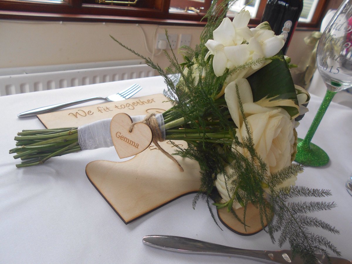 Personalise the bridesmaid's bouquets for £3.00 each 💐

Message us directly to order 📩

#WeddingStationery #BouquetLabels #NameTag