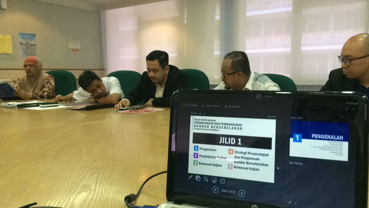 iamjambang's tweet image. Meeting tanpa makan dan minum. #RamadhanKareem #SayaYangMenjalankanAmanah #alltop #kitasajakuli #TakBanyakDah