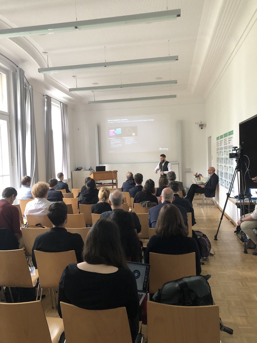 NeurotechMeetsAI-2022 tweet media