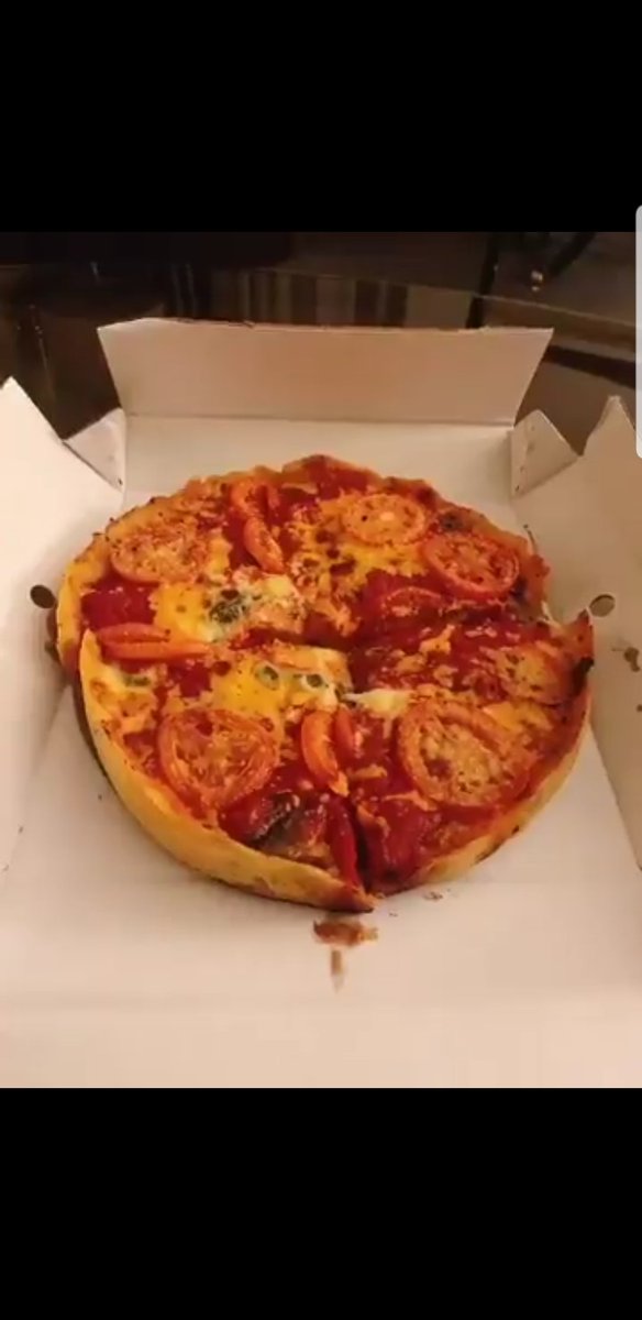 taetaesoprecio1's tweet photo. Jungkook al posto tuo ci avrei aggiunto anche qualche peperone, due broccoli, panna, spaghetti e due cosce di pollo🙈🙈🙈E l'Italia piange🇮🇹🇮🇹🇮🇹🇮🇹🇮🇹🇮🇹Pizzaioli italiani vi sono vicina #PrayForPizza @BTS_twt https://t.co/zzqb7YXKZ9