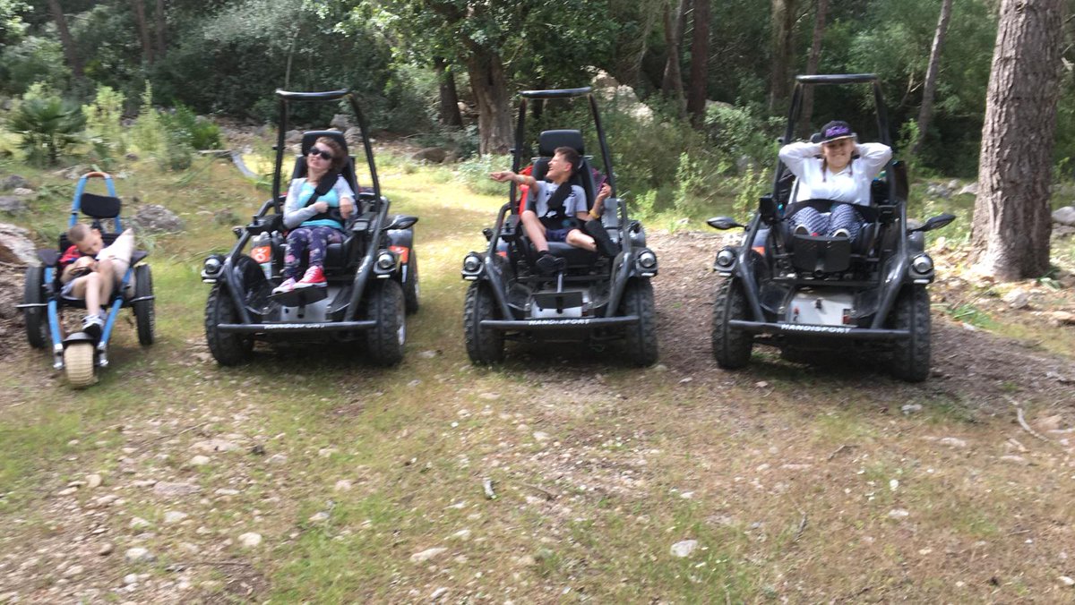¡Disfrutamos un día más haciendo senderismo en la Finca de Galatzó con la escuela Lonsdale School! #senderismoadaptado #Handisport #Mallorcaparatodos

We enjoyed one more day hiking with Lonsdale School in the Finca of Galatzó! #adaptedhiking #Handisport #Mallorcaforall