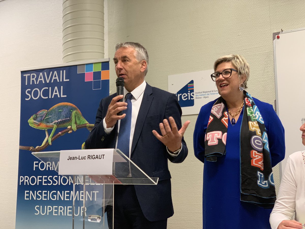 loichervepublic's tweet photo. 🇫🇷🇲🇶 Journée d’études à #Annecy, organisée par l’#IREIS, sur le bien vieillir a domicile avec un regard croisé franco-québécois. Un grand bravo aux organisateurs. https://t.co/LbFzSOJenk