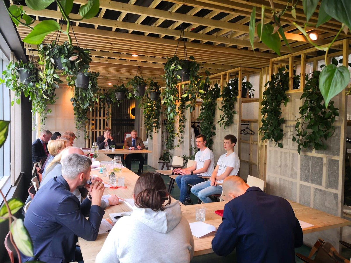 JALatvia's tweet photo. #JUD2019 otrā diena @JurmalaLV iesākas ar vidusskolas skolēnu mācību uzņēmumu paneļintervijām un pamatskolas skolēnu prezentācijām! 💡

@LIAALatvija @SwedbankLatvia 

#JALatvia #SMU 
#JuniorAchievement https://t.co/HfhXD6Nhcv