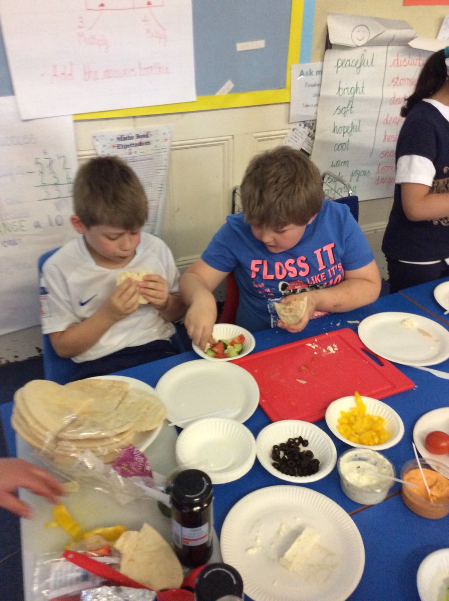 KearsleyStJohns's tweet photo. Phoenix Class explored Greece for Europe Day! We wrote our names in Greek letters, made Greek salad, learnt some Greek and created some artwork of the Parthenon 🇬🇷 #Europeday https://t.co/iq5kyQsOC4