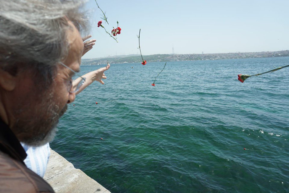 68liler's tweet photo. Vakfımızın 6 Mayıs 2019 günü, saat 12:00'de Dolmabahçe'de düzenlediği Anma Günü Etkinliğinde duyurduğu Kitlesel Basın Açıklaması:

https://t.co/k5VI8HO3FQ https://t.co/sXUtmFxBVd
