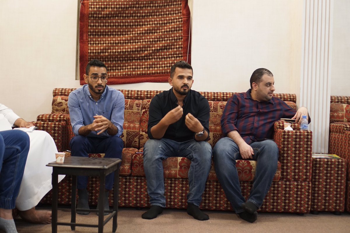 BookF_Q's tweet photo. صور مناقشة كتاب (وشاية الصورة.. تأملات في أخلاقيات الصورة) للكاتب أثير السادة .
مركز آفاق بسيهات - ٩-٥-٢٠١٩ https://t.co/qNVir4pyL0