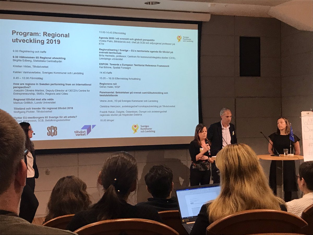 Burlov_Anna's tweet photo. Idag deltar vi på SKL:s nationella konferens Regional utveckling 2019. Fokus ligger på regional tillväxt men även lokal tillväxt. #företagsammaburlöv #regionaltillväxt #skl_eu https://t.co/FYxXYcXcMh