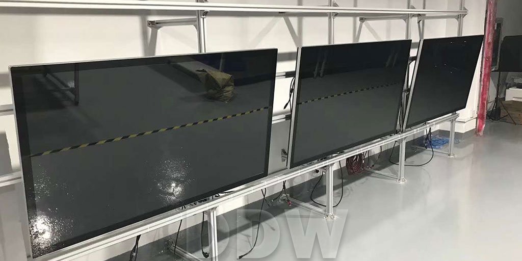 jennie_rao's tweet image. 65” wall mounted vertical display digital signage for restaurant.😎#ddwdisplay #wallmountedtouchscreenkiosk #wallmounteddigitalsignage