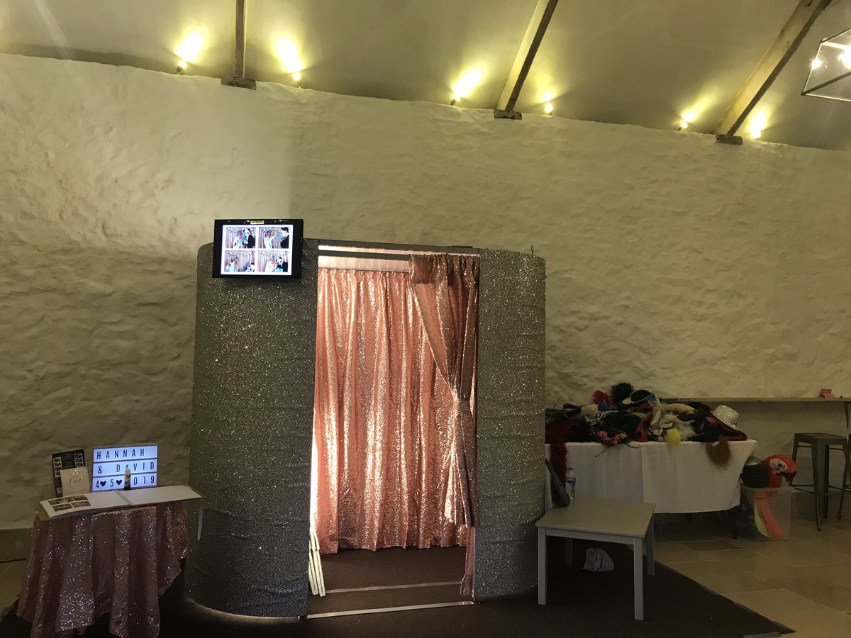 GlitzPhotoBooth's tweet photo. #devonwedding #wedding #Friends #family @TheGreatBarn #photobooth #glitz @DevonHours @Exeter_Hour @thisisexeter @Torbay_Hour @Plymouth_Hour https://t.co/5JdvoahfW9
