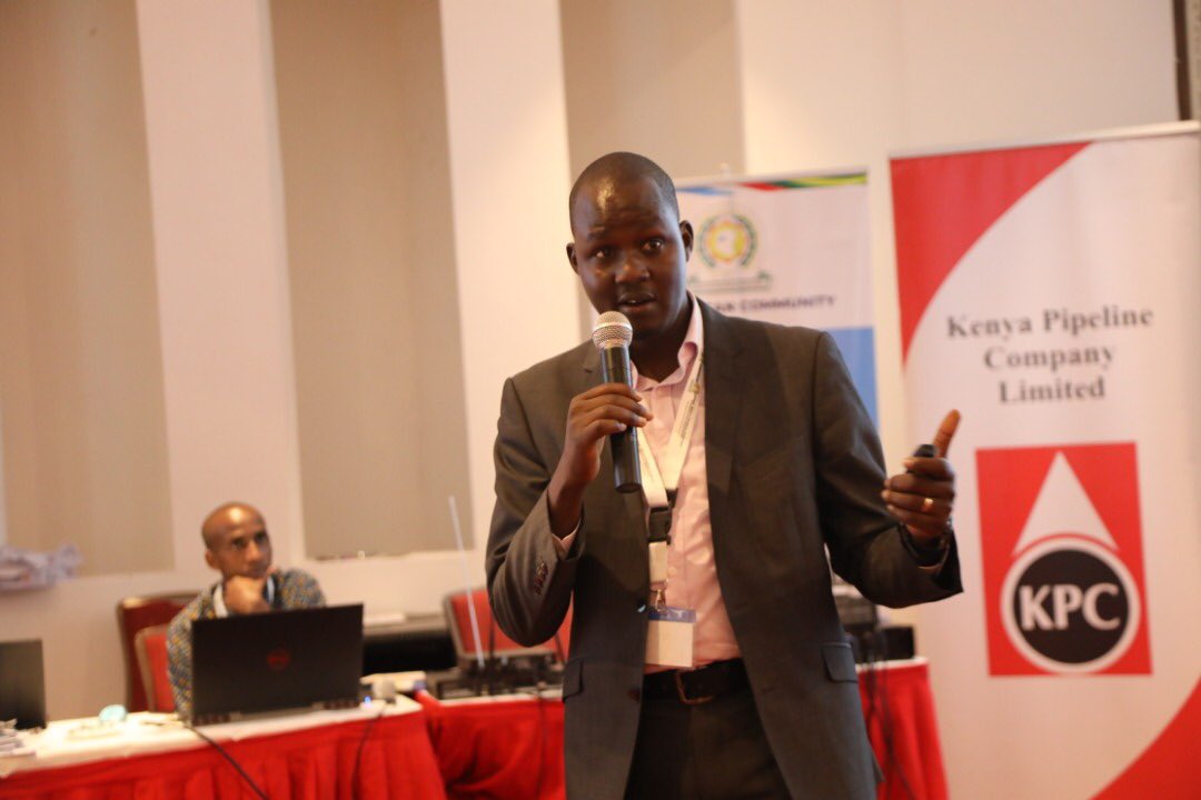 PAU_Uganda's tweet photo. Felix Okot, Manager Operations&amp;Surface Facilities: Real Time Monitoring and establishment of Real Time Operations Centers by regulators  can enhance decision making in order to improve efficiency and improve safety in oil and gas operations. #EAPCE2019 @felixokot https://t.co/PUhMLL20R4