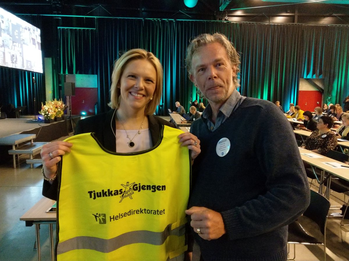 Futharkus's tweet photo. @erna_solberg er det.
@jonasgahrstore er det
@Siv_Jensen_FrP er det. 
@MarianneBorgen er det. 
@BentHHoyre er det.
@abidraja er det.
Halve @Kronprinsparet #kronprinsen er det. Og nå er @sylvilisthaug #tjukkas. #Tjukkasgjengen er gratis, og for alle! Er DU med? #folkehelse https://t.co/buygMxLKL2