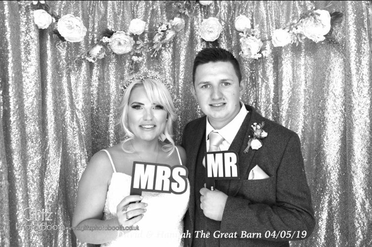 GlitzPhotoBooth's tweet photo. #devonwedding #wedding #Friends #family @TheGreatBarn #photobooth #glitz @DevonHours @Exeter_Hour @thisisexeter @Torbay_Hour @Plymouth_Hour https://t.co/qDwkNEu8vX