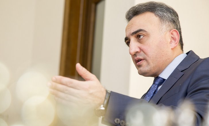 Anar Bağırov: "Bir nəfər vəkil belə dövlət orqanlarının sifarişi əsasında kollegiyadan xaric edilməyib"
aypara.tv/xeber/anar-bag…