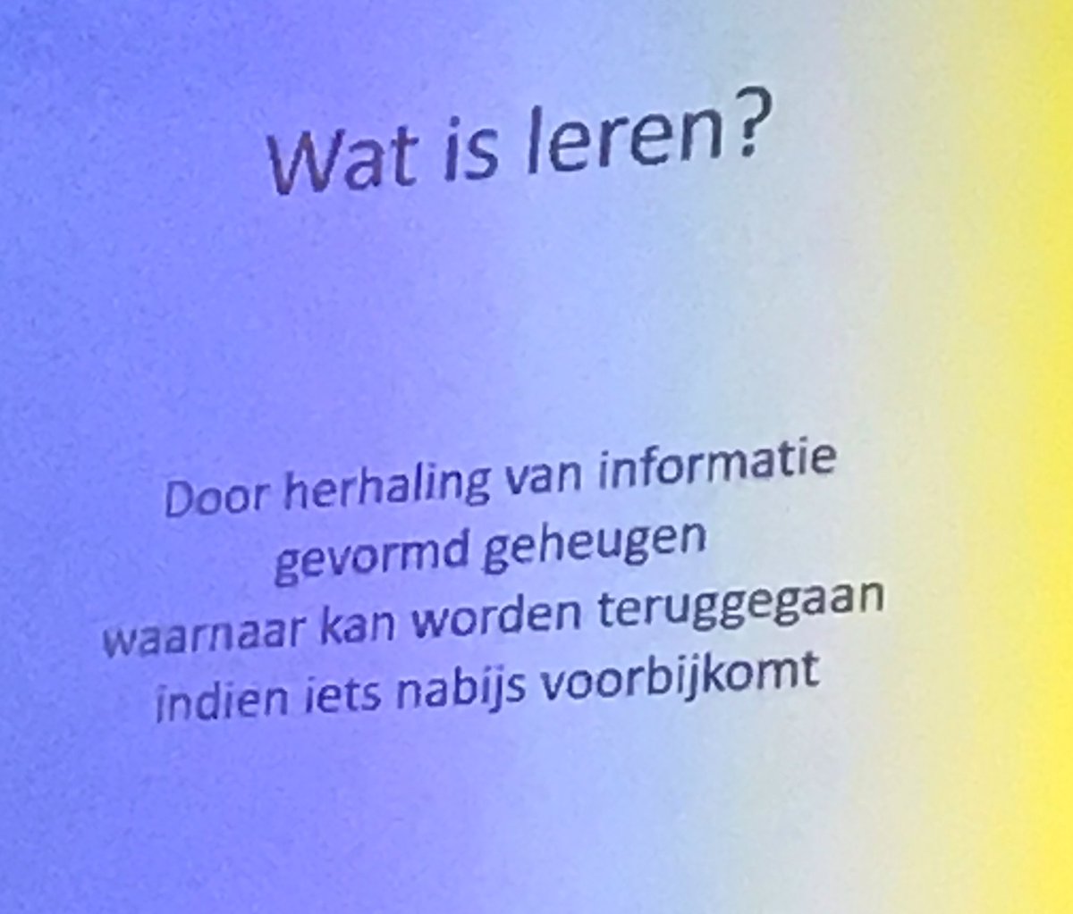 AgnesMaenhout's tweet photo. Congres Verwatert ons brein door @Wateropleiding @Waternetwerker gestart met Maarten Nijpels over kunstmatige intelligentie en leren https://t.co/xNA0278uDW