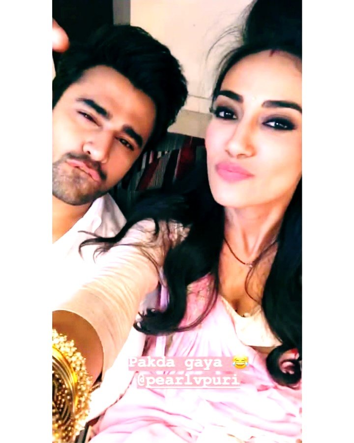 Most Precious Beings❤❤ #Pearbhi #MyLove #KeepingSmiling
@pearlvpuri @SurbhiJtweets 

#19Days To Go😍😍 #SurbhiJyoti 

#HappyBirthdaySurbhiJyotiSeries💕

@SurbhiJtweets Shining Star✨RiseHigh🤗Stay Happy

#SurbhiJyoti #PearlVPuri #Pearbhi 
#MyFavourites 

Follow: @PearbhiSlays