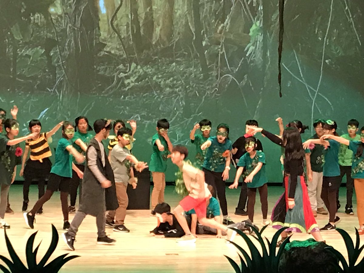 molnar_stacy's tweet photo. I could not be more proud! The Elementary students were incredible! I cannot thank all the SJA Jeju teachers for there time and dedication! The Students performance was AMAZING! @SJA_Jeju https://t.co/4iLLg3MNzc