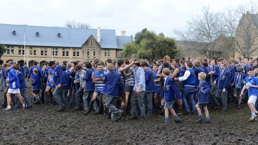 mattturner1986's tweet image. There is another footy "#showdown" in #Adelaide tomorrow - the game between St Peter's &amp;amp; Prince Alfred colleges.

Saints last beat PAC in 2013, in a muddy intercol featuring several current #AFL players.
Both sides remember the game well.

bit.ly/2VsfYsd (includes video)