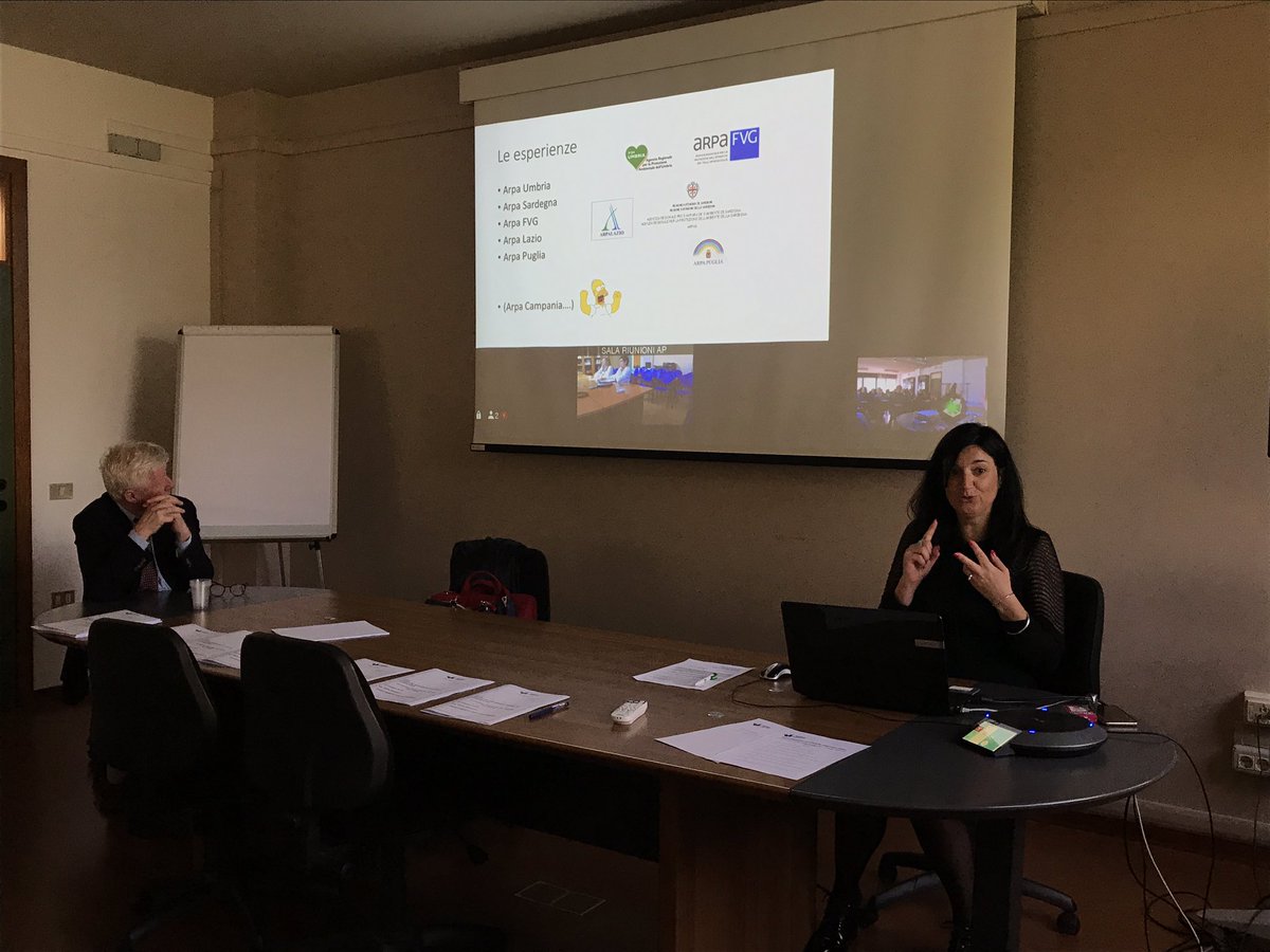 ArpaMarche's tweet photo. Percorsi di #formazione in @ArpaMarche: con la d.ssa Maila #Strappini di @ARPALazio oggi si parla del nuovo #catalogo nazionale dei #servizi del @SNPAmbiente https://t.co/A5sI8oozLj