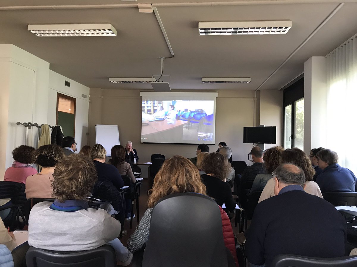 ArpaMarche's tweet photo. Percorsi di #formazione in @ArpaMarche: con la d.ssa Maila #Strappini di @ARPALazio oggi si parla del nuovo #catalogo nazionale dei #servizi del @SNPAmbiente https://t.co/A5sI8oozLj