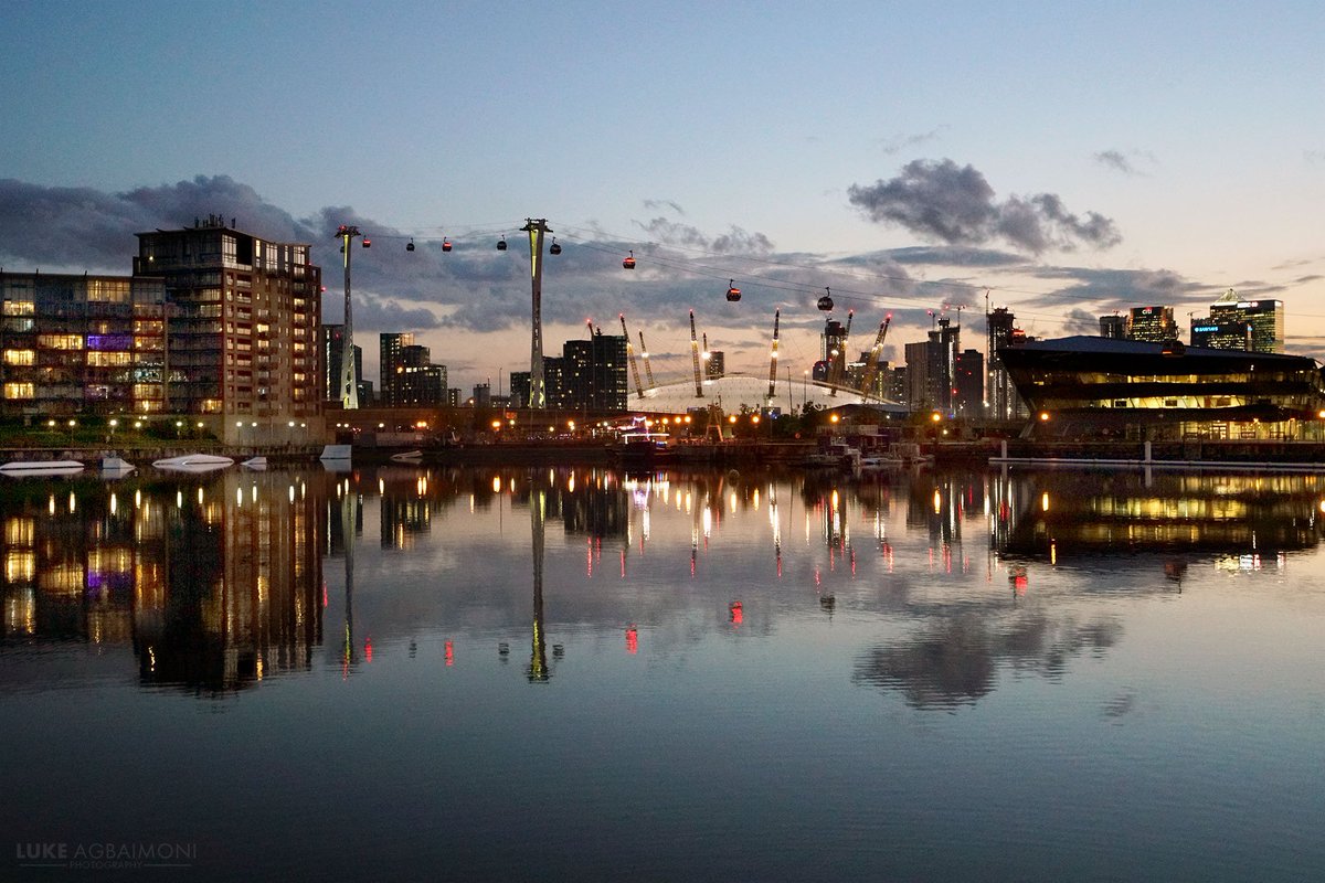 Cityscape with Cable Cars 🚠

The best views of the #EmiratesAirline London cable cars can be seen from Royal Victoria Dock near the #DLR station

By Luke Agbaimoni
📸 instagram.com/tubemapper
🌎 tubemapper.com/emirates-airli…

#travel #London #photography #StormHour #bluehour #weather