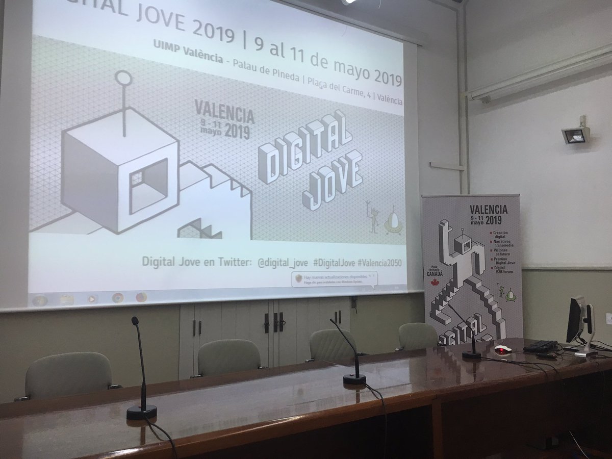 digital_jove's tweet photo. El #SrPixel vuelve a salir hoy de la caja para irse con tres de los galardonados con los #PremiosDigitalJove #DigitalJoveAwards @Newtral @_anapastor_ @LaNuciaES y @DevWomen_ES | Programa: https://t.co/c5FwWxbsJG Diseño del Premio by @Calpur100 y Figuras 3D by @EmedobleTaller https://t.co/J1yN6o2Jjp