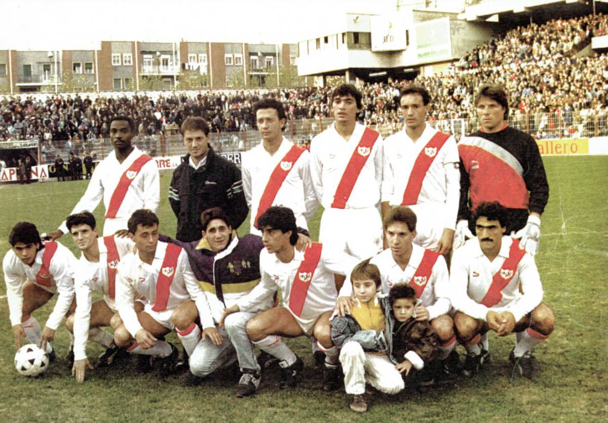 FOTOS HISTORICAS O CHULAS DE FUTBOL - Página 8 D6MQ5kWU0AA2ybO