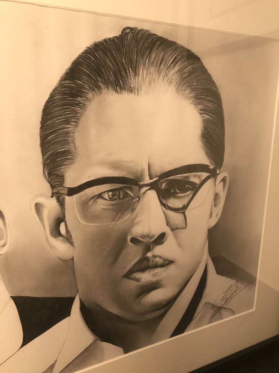 jordanhallart's tweet photo. 10 limited edition prints are available 
£45 each as shown in photo
£10 postage anywhere in the uk 
#thekraytwins #kraytwins #london #artistsoninstagram #ArtistOnTwitter #portraits #art #design #boxing #londoncity @derwentart @bristolmuseum #graphitefeature https://t.co/QQsU22k8aE