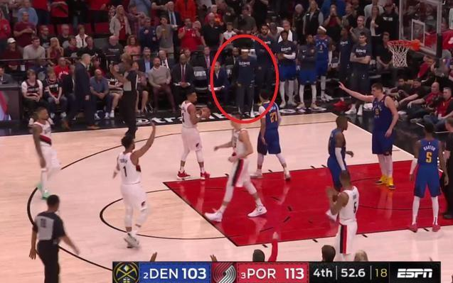 最後52秒,Jokic六犯離場,鏡頭照到小Thomas,他是真的想上場了!-黑特籃球-NBA新聞影音圖片分享社區