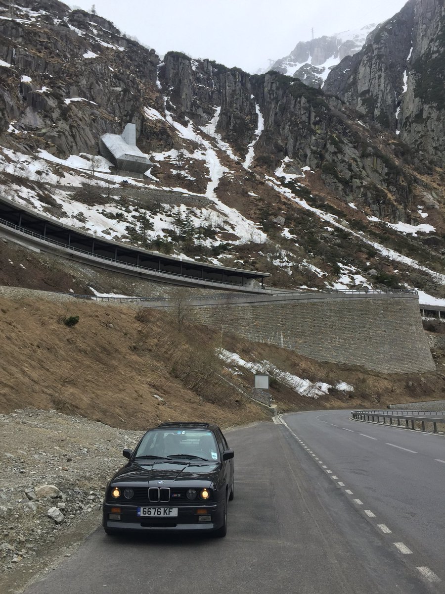 klf325's tweet photo. This car has made driving these epic roads enjoyable 🗻🇨🇭for an old car it’s done extremely well 😎#bmw #E30M3 https://t.co/I4XX7xRkVG