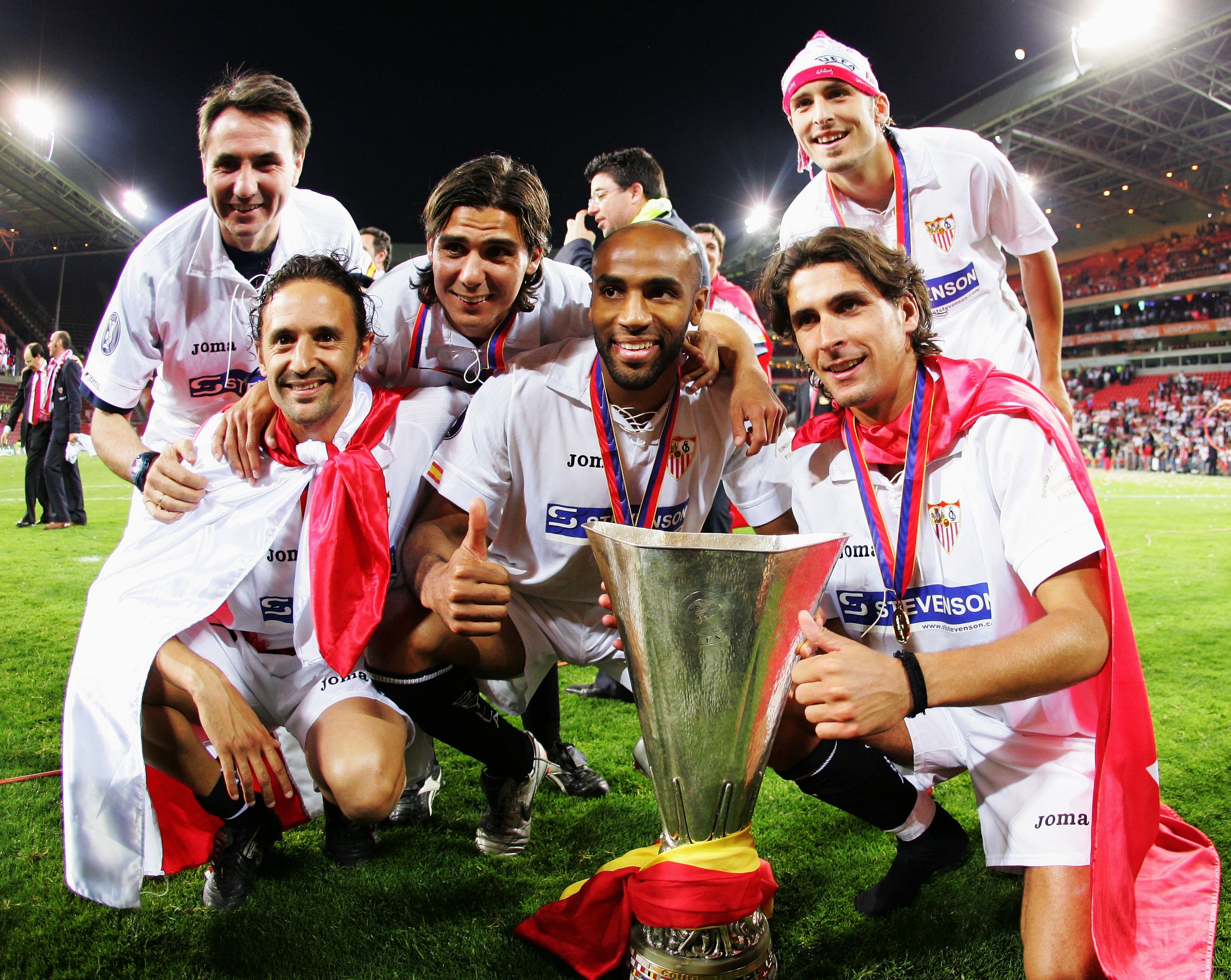 Uefa cup. Мидлсбро Севилья 2006 Кубок УЕФА. Sevilla UEFA Cup 2007. Кануте Севилья 2006. Финал Кубка УЕФА 2006.