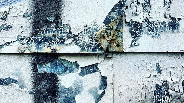 CinemaJunky's tweet photo. #lookcloser #hiddenbeauty #detailsofdecay #texture #urbantexture #urbandecay #urbanabstract #ihaveathingfordecay #abstract #abstractart #beautyindecay https://t.co/HPfwuG9tC4