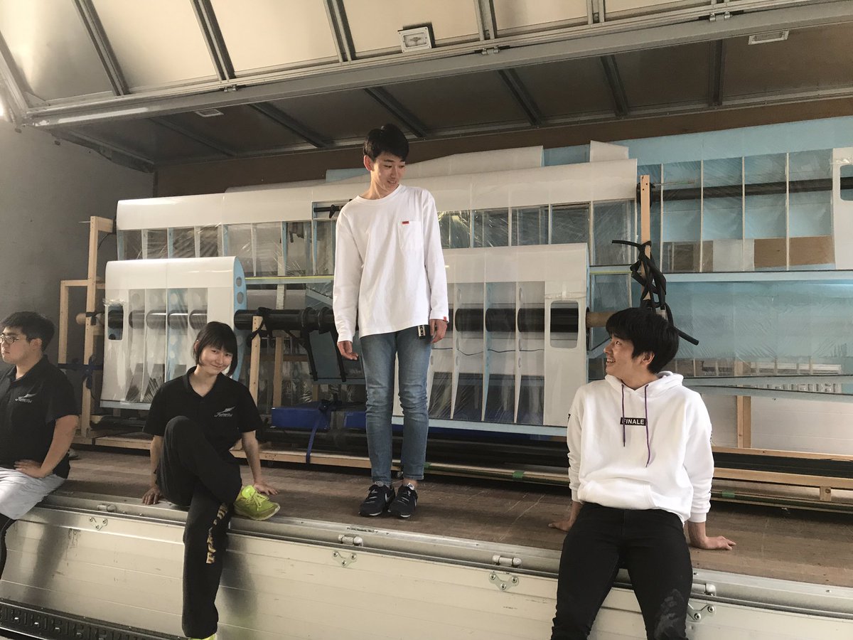TUMPAbirdman's tweet image. 本日は第4回TFです！
現在機体の積み込みを行っています🛩

新しくチームに入ってくれた1年生もラッシングを手伝ってくれています✨