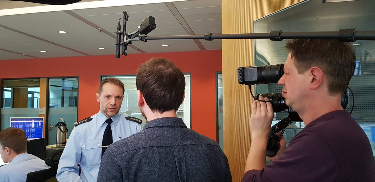 bpol_air_fra's tweet photo. 📽 TV-Tipp 📽 Heute wird der gemeinsame Beitrag mit @Airport_FRA
 und der @Lufthansa_DE
 über die Passagiersteuerung am #Flughafen #Frankfurt im Magazin @wwiewissen der 
@ARDde gezeigt..🎥🎬 Schaltet also um 16 Uhr ein!😎
#BPol #WirsindSicherheit https://t.co/6TKmHGE4W4