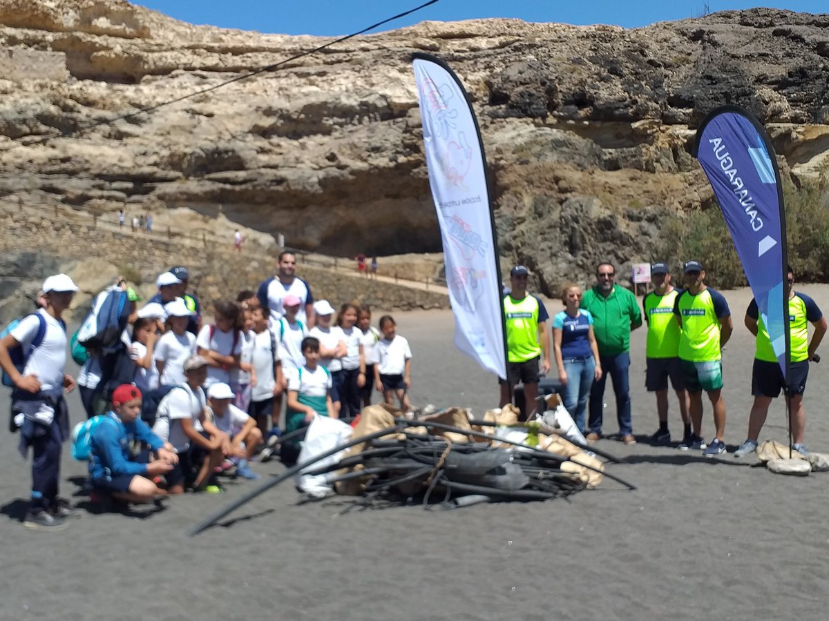 Acuorum's tweet photo. Terminamos la actividad #AcciónLitoral con nuestro pequeño 'botín' y convertidos en héroes del medioambiente #CleanUpEurope #CleanUpDay2019 https://t.co/bxg47Ql0YW