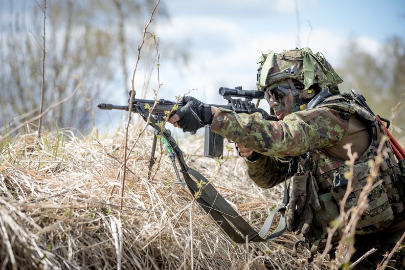 NATOJFCBS's tweet image. 👀pictures from the #NATO exercise #SpringStorm2019 in Estonia! 🇪🇪 More than 9️⃣0️⃣0️⃣0️⃣ soldiers are taking part in this 3️⃣ week-long exercise. Soldiers from 🇧🇪🇨🇦🇫🇮🇫🇷🇬🇪🇩🇪🇬🇧🇱🇻🇱🇹🇵🇱 🇺🇦🇺🇸 take part. They are training together to maintain ready and capable! 💪 #WeAreNATO #Kevadtorm