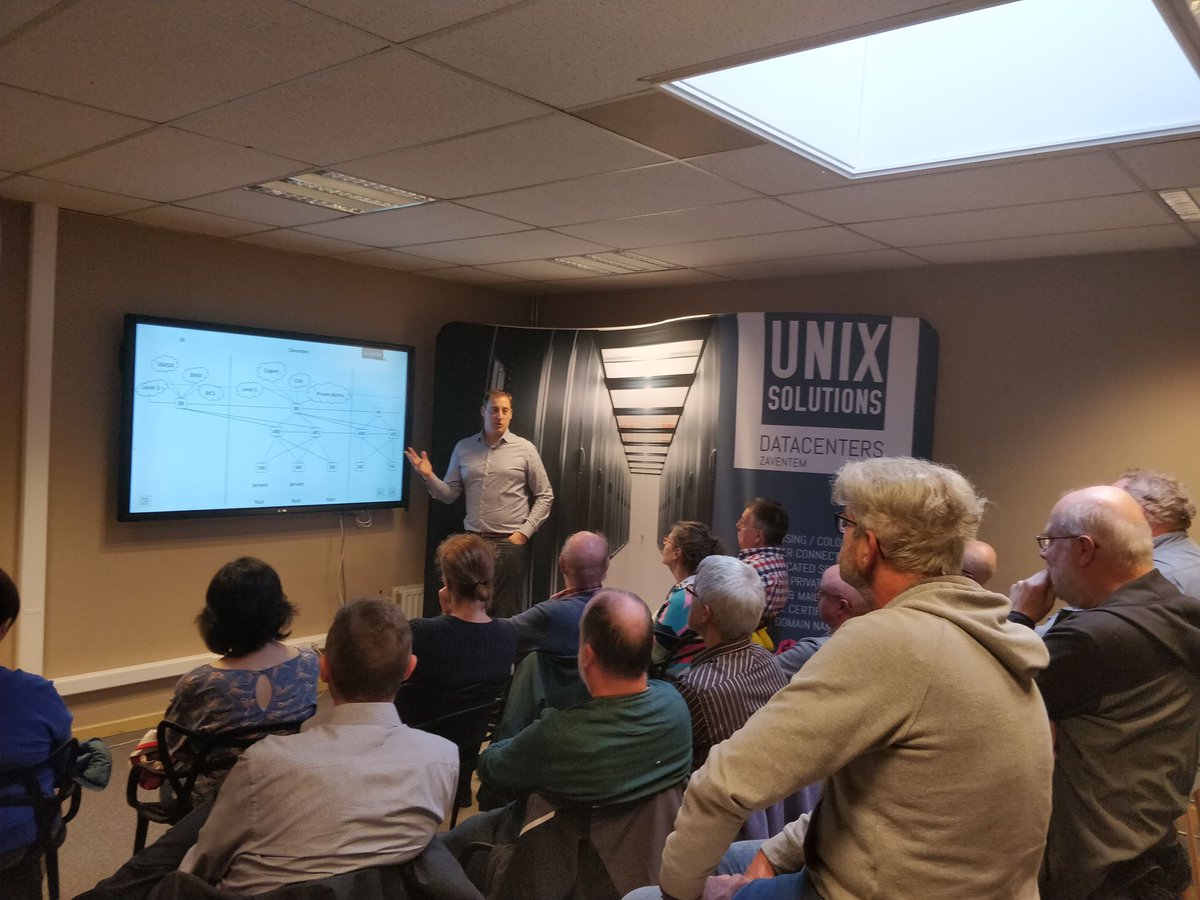 Gisteren ontvingen we een groep enthousiaste cursisten van <a href="/CVOVOLT/">cvo volt</a>. Tijdens deze inspirerende avondsessie doken ze mee in onze wereld van de datacenters en de werking ervan. #datacenter #howitworks #inspirational