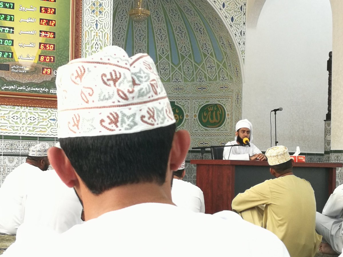 #يحدث_الان 
محاضرة قيمة للفاضل / حسين الزعابي ،  بجامع محمد بن ناصر الحوسني بقرية القصف .