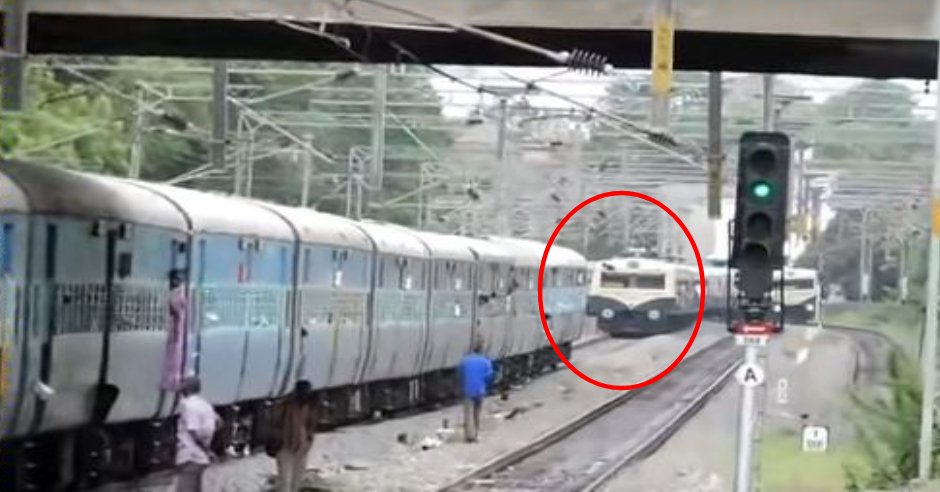 behindwoods's tweet photo. #NarrowEscape: TN trains come face to face on the same track in Madurai
https://t.co/xur4GVxFc4
#Train #TamilNadu #Railways #SameTrack https://t.co/W5kgG5dzrc